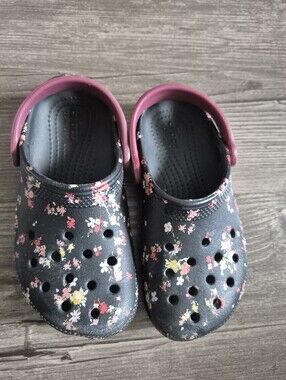 CROCS Kids Floral Clog Sandals - Black with Pink Trim